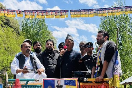 Political Drama Unfolds: Ghulam Nabi Azad’s Surprise Exit from Anantnag-Rajouri Race