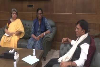 In the lead-up to the Paris Olympics 2024, the newly appointed Union Minister for Youth Affairs and Sports, Mansukh Mandaviya, held a review meeting on Thursday in New Delhi to discuss India’s preparations. This marked the first meeting between the Sports Minister and the President of the India Olympic Association (IOA), PT Usha. Several key figures attended the meeting, including Sports Secretary Sujata Chaturvedi, Director General of the Sports Authority of India Sandip Pradhan, and Minister of State for Sports Raksha Khandse. Following her discussion with Mansukh Mandaviya, PT Usha said, “I am delighted that they are keen to learn about the IOA and our preparations for Paris. We will maintain regular contact and aim to have weekly meetings.” The Paris Olympics are scheduled to take place from July 26 to August 11. India will try to outdo their all-time best tally of seven medals, including a gold, which they achieved in the 2020 Tokyo Olympics. In the Paralympics, India will try break its record of 19 medals, including five golds, set at the 2020 Tokyo edition.