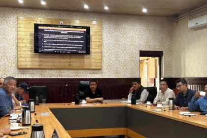 𝐏𝐫𝐞𝐬𝐬 𝐑𝐞𝐥𝐞𝐚𝐬𝐞 𝐋𝐞𝐡, 𝐉𝐮𝐥𝐲 𝟐𝟔, 𝟐𝟎𝟐𝟒: A two-day training on Digitization of Revenue Records started under DLRMP by Additional Deputy Commissioner, Leh, Ghulam Mohd (JKAS) at DC Conference Hall, Leh today on July 26.