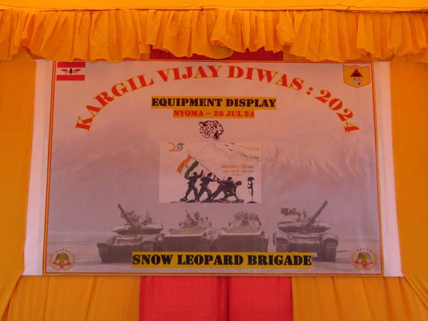 𝐏𝐫𝐞𝐬𝐬 𝐑𝐞𝐥𝐞𝐚𝐬𝐞 𝟏𝟑𝐭𝐡 𝐆𝐮𝐚𝐫𝐝 𝐒𝐧𝐨𝐰 𝐥𝐞𝐨𝐩𝐚𝐫𝐝 𝐁𝐫𝐢𝐠𝐚𝐝𝐞 𝐨𝐫𝐠𝐚𝐧𝐢𝐬𝐞𝐝 𝟐𝟓𝐭𝐡 𝐀𝐧𝐧𝐢𝐯𝐞𝐫𝐬𝐚𝐫𝐲 𝐨𝐟 𝐊𝐚𝐫𝐠𝐢𝐥 𝐕𝐢𝐣𝐚𝐲 𝐃𝐢𝐰𝐚𝐬 𝐚𝐭 𝐍𝐲𝐨𝐦𝐚
