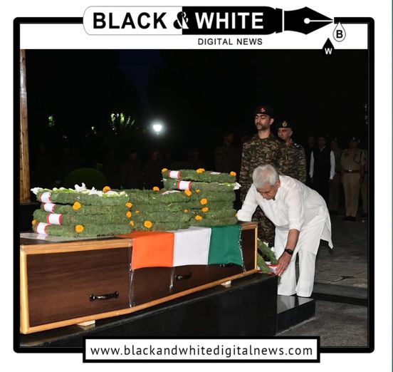 SRINAGAR :Lieutenant Governor Shri Manoj Sinha laid wreath and paid homage to Hav Dipak Kumar Yadav and LNk Parveen Sharma, who laid down their lives during anti-terror operation in Anantnag.