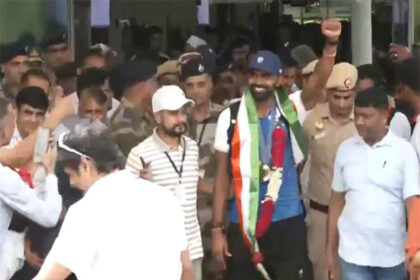 Indian Men’s Hockey Team Receive Warm Welcome At Delhi Airport After Winning Olympic Bronze