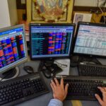 Sensex, Nifty Decline Amid Mixed Global Sentiments