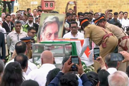 Ratan Tata Funeral: Mortal Remains Reaches Worli Crematorium