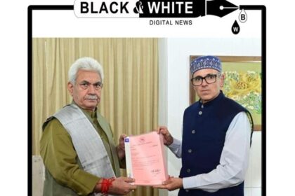 Omar Abdullah Submits Letters of Support to LG Manoj Sinha, Stakes Claim to Form Government in J&K