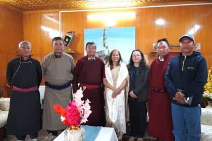 First Lady Smt Neelam Mishra Convenes Meeting with Nambardars of Leh Town to Discuss Cleanliness and Women Empowerment