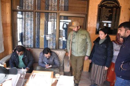 ADC Leh visit various departments to inspect staff attendance in Leh