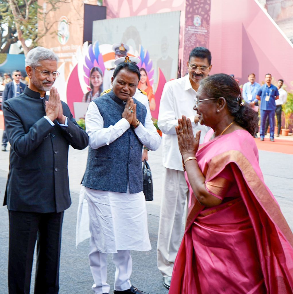 President Of India Graces 18th Pravasi Bharatiya Divas Valedictory Session, Presents Pravasi Bharatiya Samman Awards