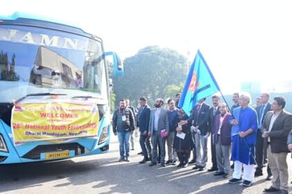 Flagged off the J&K UT's contingent for Delhi to participate in National Youth Festival.