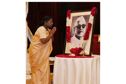 President Droupadi Murmu Pays Floral Tributes To Zakir Husain On His Birth Anniversary