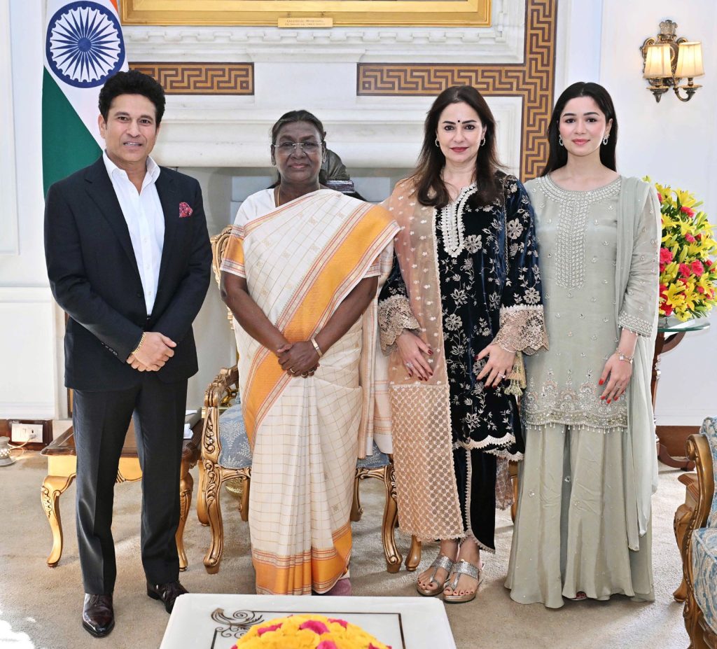 Cricket Legend Sachin Tendulkar Meets President Droupadi Murmu At Rashtrapati Bhavan