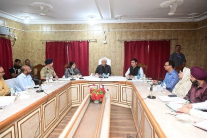 Div Com Kashmir & DC Kupwara today briefed about ongoing appraisal of requirements and construction of bunkers through Gram Sabhas.