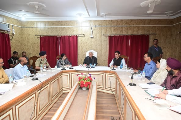 Div Com Kashmir & DC Kupwara today briefed about ongoing appraisal of requirements and construction of bunkers through Gram Sabhas.