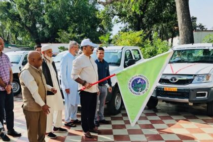 Minister Javed Ahmed Rana flags off Wildlife Rescue Vehicle Fleet in Jammu to combat human-wildlife conflict.
