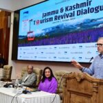  Omar Abdullah Urges Unified Push to Revive J&K as Top Tourist Destination