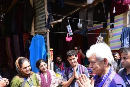 LG Sh. Manoj Sinha visited Nunwan base camp at Pahalgam earlier today. He interacted with the pilgrims,