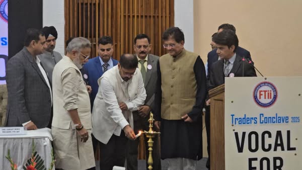 Minister Satish Sharma at FTII Traders Conclave 2025 in Srinagar advocates digital empowerment, youth-led entrepreneurship & stronger consumer welfare.