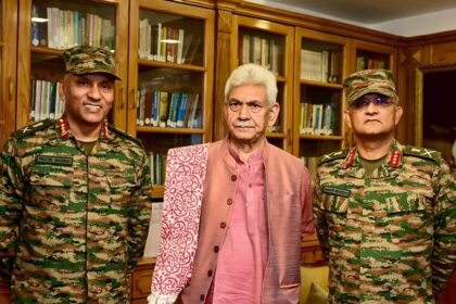 Gen Pratik Sharma, GOC-in-C, Northern Command & Lt Gen Prashant Srivastava, GOC 15 Corps today briefed me on Operation Mahadev.