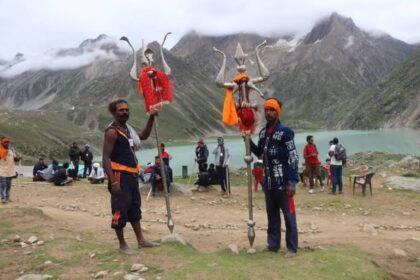Mesmerizing mountain views along the sacred track of the #ShriAmarnathJiYatra leave devotees in awe. A divine journey through nature’s splendour and spiritual grace.