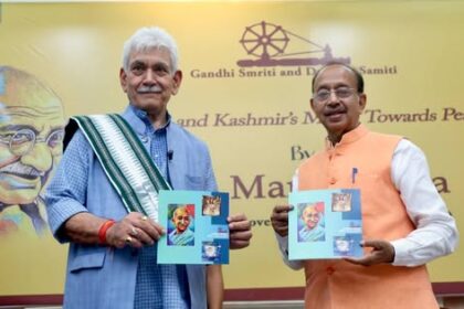 LG Sh. Manoj Sinha addressed a seminar in Delhi today on "J&K's March Towards Peace" as part of the lecture series organized by Gandhi Smriti. Pujya Bapu's philosophy is a source of inspiration for the UT, and our education system is inculcating the values of truth, non-violence, and compassion among youth.