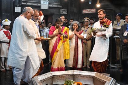 President Droupadi Murmu Performs ‘Pind Daan’ At Gayaji