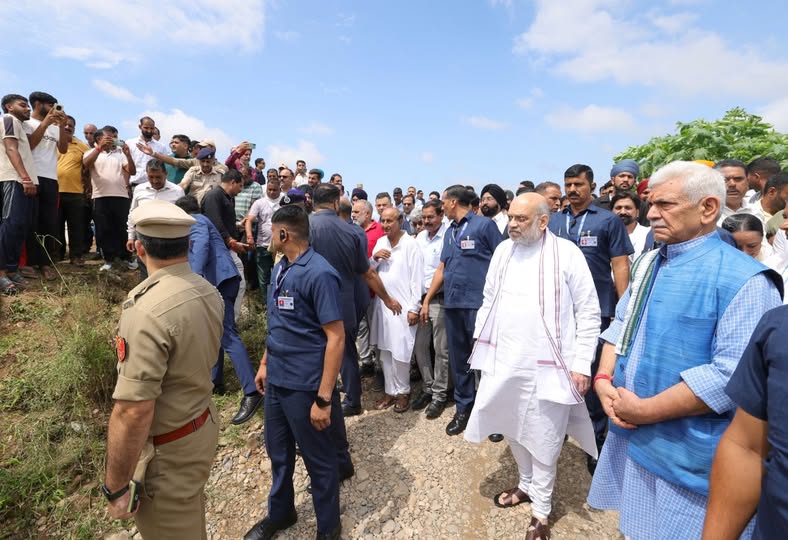 The Lieutenant Governor Shri Manoj Sinha earlier today, accompanied Hon'ble Union Home Minister Shri Amit Shah to survey the rain and flood affected areas of Jammu.