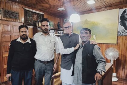 Chief Minister Omar Abdullah met with father of MLA Doda Mehraj Malik alongwith the other youth leaders led by NC Leader from chenab valley Alyas Banihali at Srinagar and assured them all possible help in revocation of PSA against Mehraj Malik