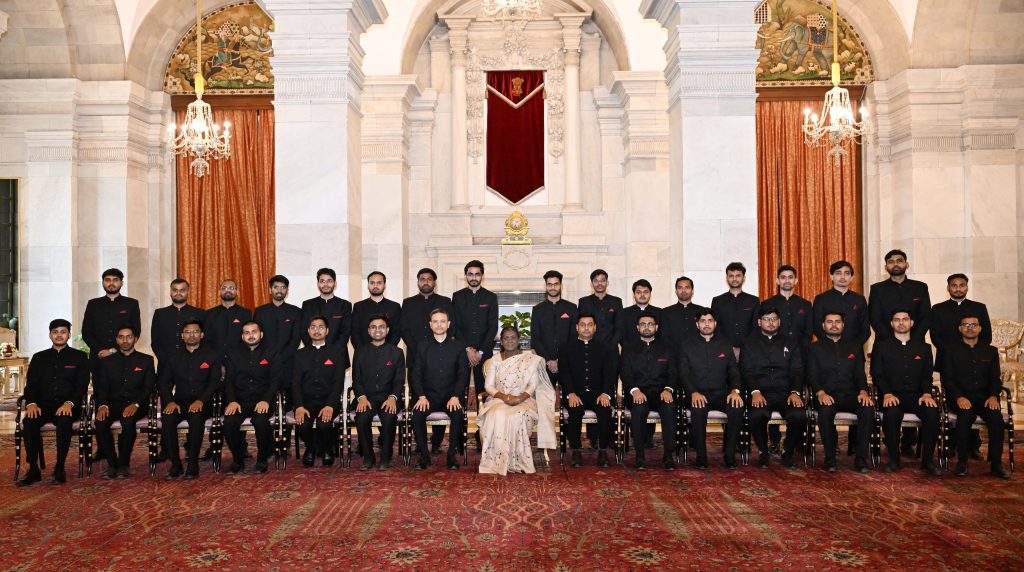 President Murmu Urges Probationary Officers To Contribute To Building A Prosperous And Inclusive India