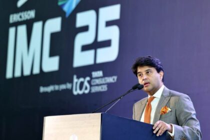 India Telecom Sector To Contribute 20 Pc To GDP In Next Decade: Scindia
