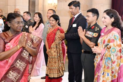 President Murmu Interacts With Faculty And Course Members Of 65th National Defence College Course