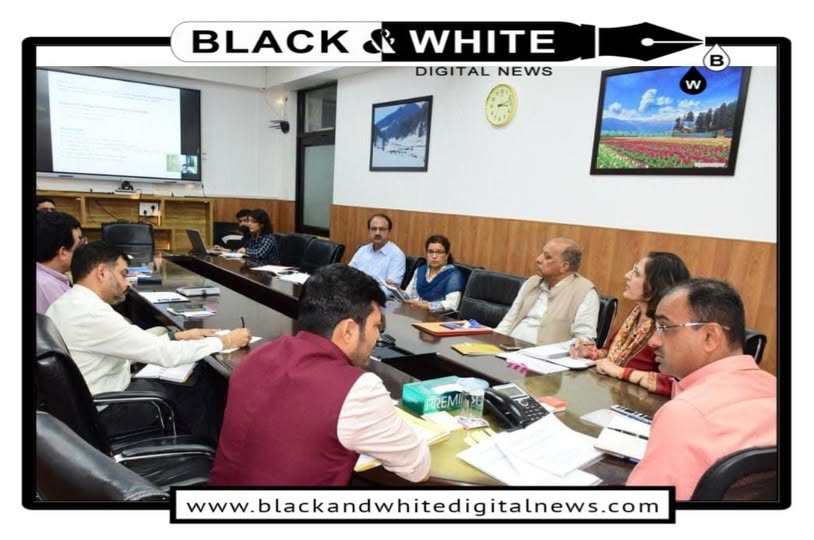 Divisional Commissioner Reviews Mubarak Mandi Restoration: Focus on Infrastructure, Conservation, and Heritage Revival