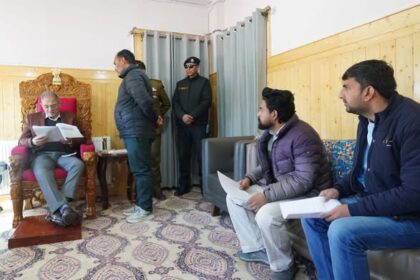 Various delegations call on LG Kavinder Gupta