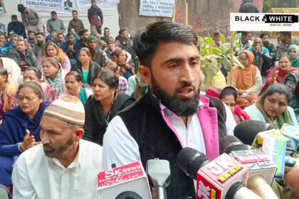 Omar Abdullah Aur BJP Ne Milkar Daily Wagers K Sath Jammu Kashmir Me Dhoka Kiya Hai J