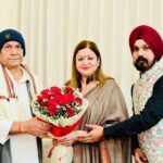 Sandhya Gupta, President of Women Club Meri Pehchan, met Hon’ble Lieutenant Governor Manoj Sinha and discussed the vision and objectives of the upcoming Maharaja Hari Singh Dogra Samman Award 2026.