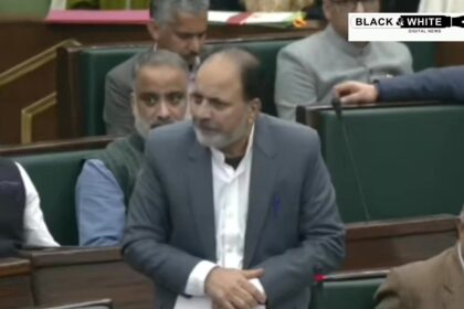 MLA Baramulla Javed Beig Aur MLA Pulwama Waheed Ur Rehman Para K Bech Zabardast Behas Huvi Assembly Me