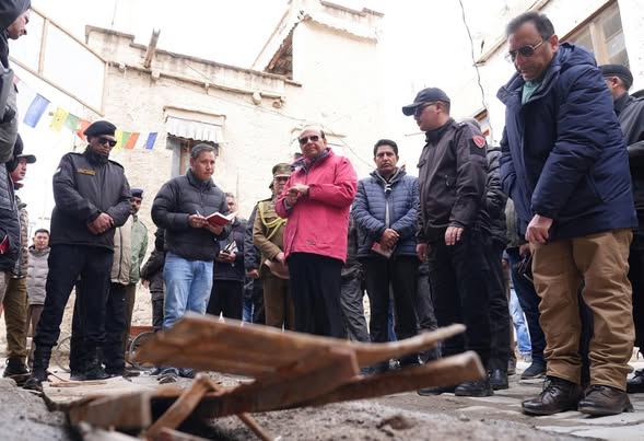 L-G Vinai Kumar Saxena inspects Leh Main Market and heritage areas