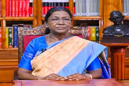 President Droupadi Murmu Greets People On Holi Eve