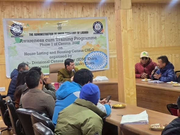 SDM Kharu Holds Stakeholder Meeting on Key Administrative Issues