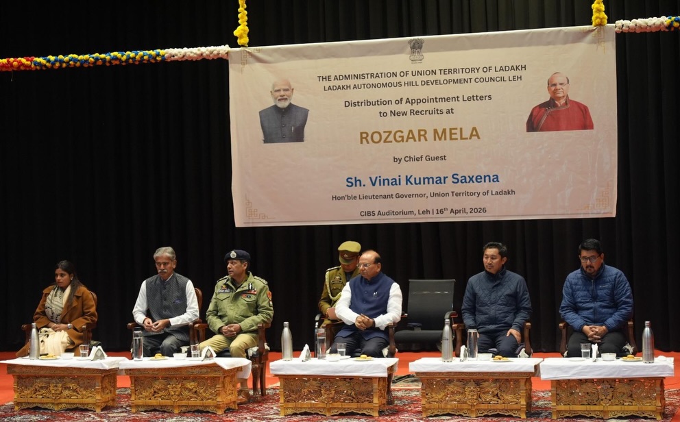 L-G Vinai Kumar Saxena hands over appointment letters to newly recruited govt employees during Rozgar Mela