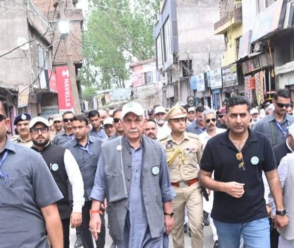 Today, I joined Padyatra & addressed a public rally in Rajouri under Drug-Free J&K campaign. Border district Rajouri is sensitive & prone to cross-border drug smuggling. But we are determined to crush these challenges, dismantle the drug trade & liberate society from addiction.