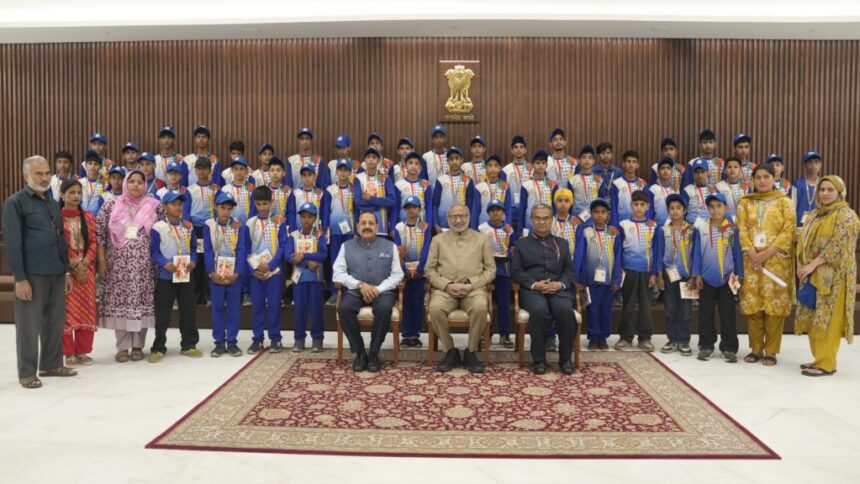 ‘Watan Ko Jano’ Programme: J&K Youth Delegation Meets Vice President Radhakrishnan