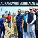 Omar Abdullah visited the flood breach site at Shalina near Lasjan,