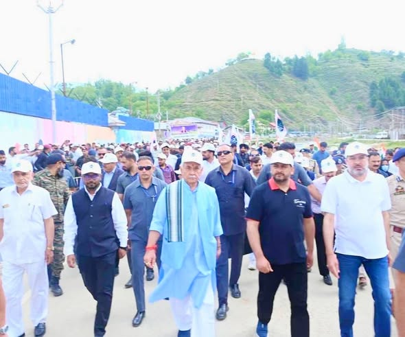 LG Manoj Sinha Joins Nasha-Mukt Jammu Kashmir Campaign In Kupwara..