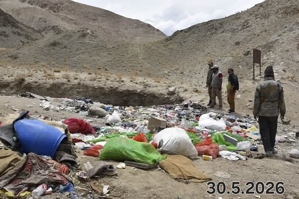 On the directions of Hon’ble @lg_ladakh Shri Vinai Kumar Saxena, an extensive cleanliness drive is underway across #Leh city to make it clean, organised and aesthetically appealing.