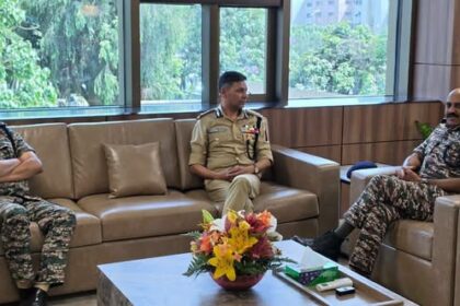 DG, #CRPF, G. P. Singh, IPS met Mukesh Singh, IPS, DGP Manipur at PHQ Imphal.
