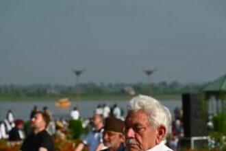 Yoga Unites World, Promotes Holistic Well-Being: LG Manoj Sinha at Dal Lake Celebration