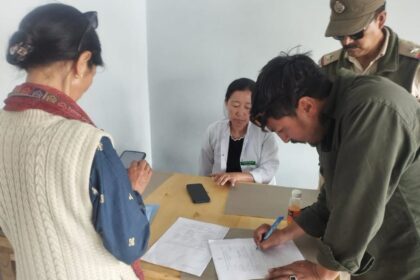 Naib Tehsildar Nyoma Conducts Enforcement Drive Against Banned Single-Use Plastics; Fine Collected from Violators
