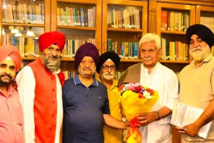 A delegation of Gurdwara Prabandhak Committee district Srinagar led by its President S. Jaspal Singh called on Lieutenant Governor Manoj Sinha today.