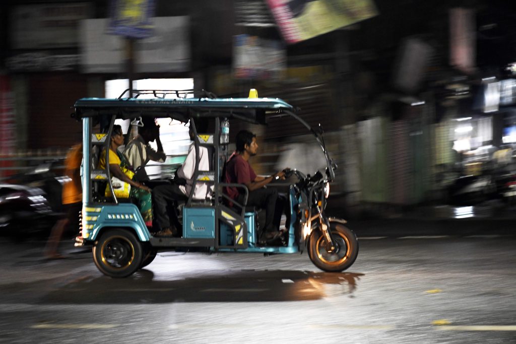 Government Directs Removal Of Unauthorised E-Rickshaw Battery Apps From App Stores