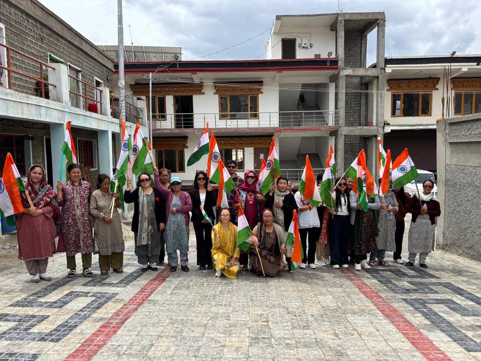 Tiranga Rally by Handicrafts and Handloom Fraternity Marks Spirit of Patriotism in Leh